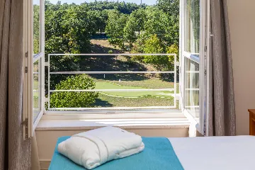 Modern 5-Bedroom Villa with Pool in Režanci