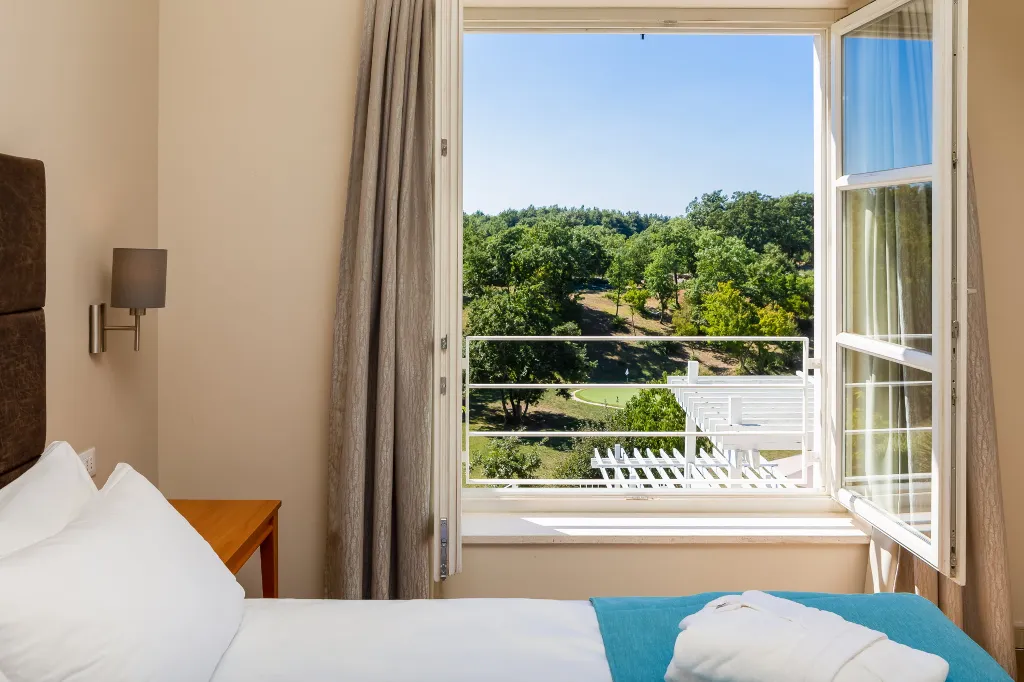 Modern 5-Bedroom Villa with Pool in Režanci
