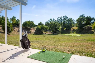 Modern 5-Bedroom Villa with Pool in Režanci