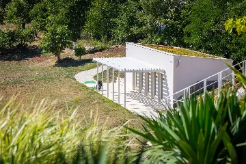 Modern 5-Bedroom Villa with Pool in Režanci