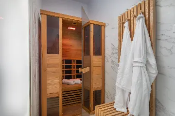 Modern 5-Bedroom Villa with Pool in Režanci