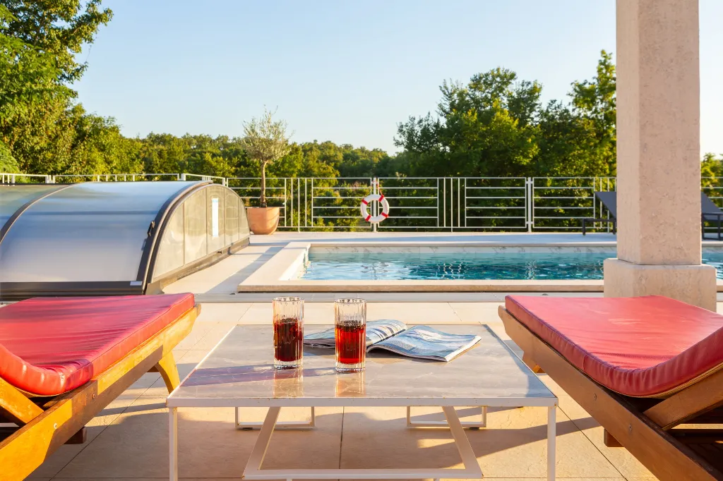 Modern Five-Bedroom Villa Retreat in Režanci