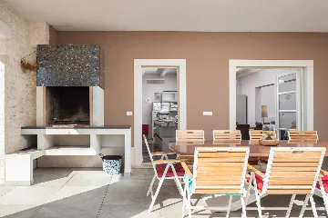 Modern Five-Bedroom Villa Retreat in Režanci
