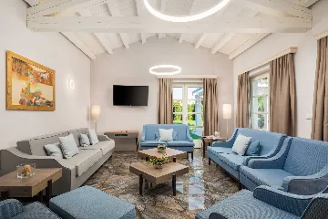 Modern Five-Bedroom Villa Retreat in Režanci