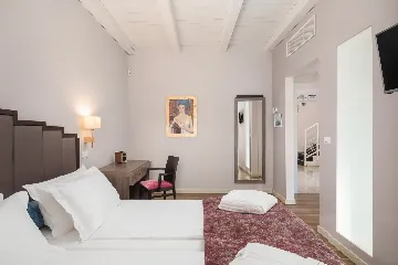Modern Five-Bedroom Villa Retreat in Režanci