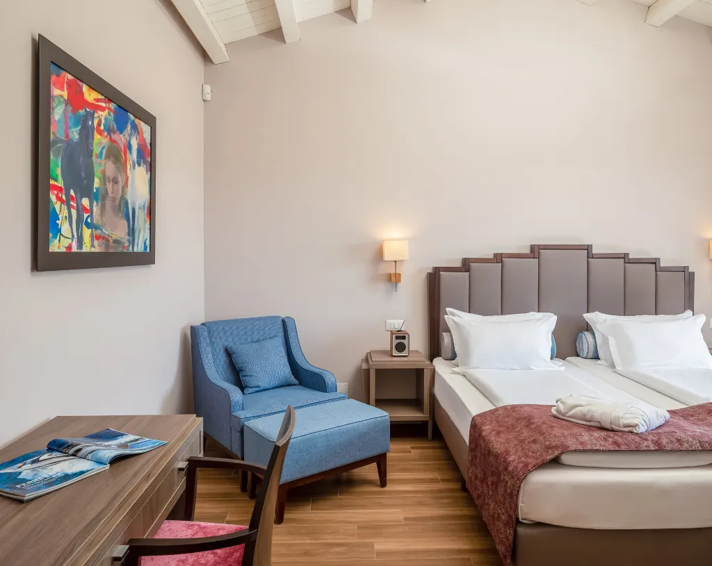Modern Five-Bedroom Villa Retreat in Režanci
