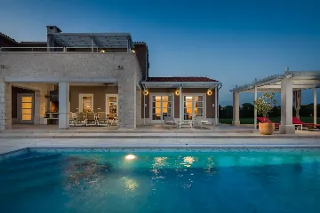 Modern Five-Bedroom Villa Retreat in Režanci