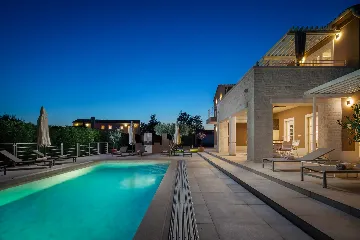 Modern Five-Bedroom Villa Retreat in Režanci