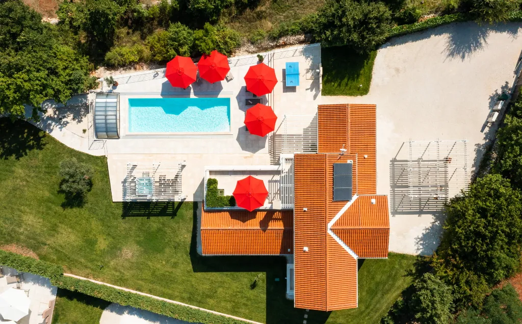 Modern Villa with Heated Pool in Režanci