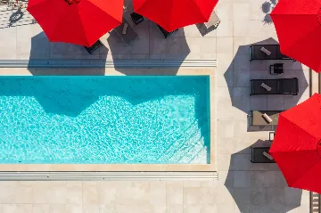 Modern Villa with Heated Pool in Režanci