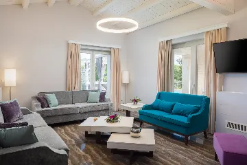 Modern Villa with Heated Pool in Režanci