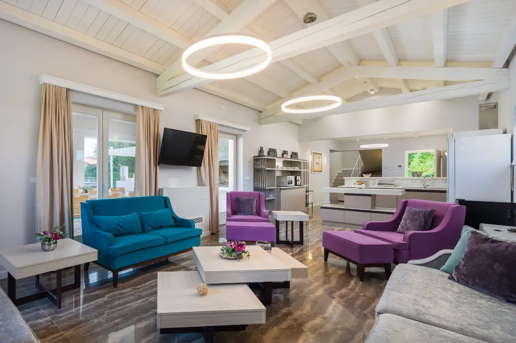 Modern Villa with Heated Pool in Režanci