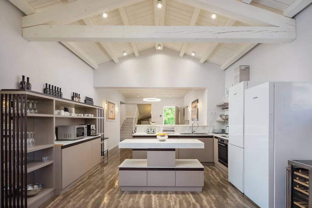 Modern Villa with Heated Pool in Režanci
