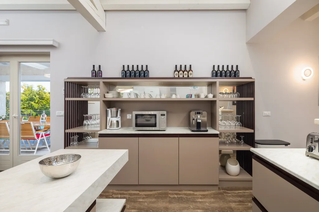 Modern Villa with Heated Pool in Režanci