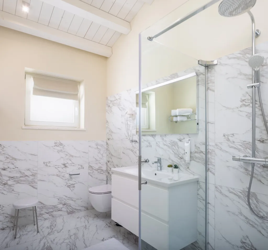 Modern Villa with Heated Pool in Režanci