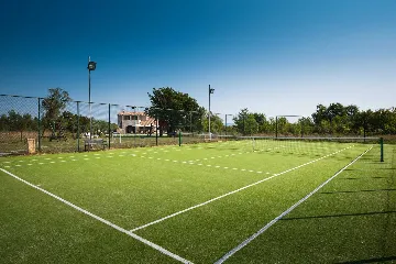 Family Villa with Pool, Tennis & Spa near Krnica