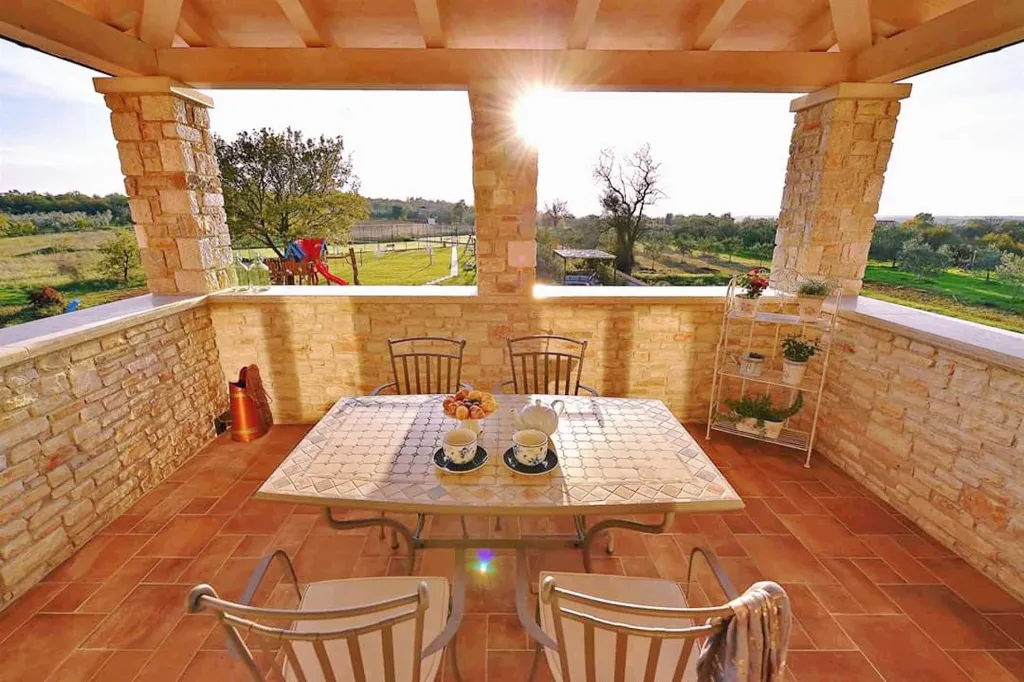Family Villa with Pool, Tennis & Spa near Krnica
