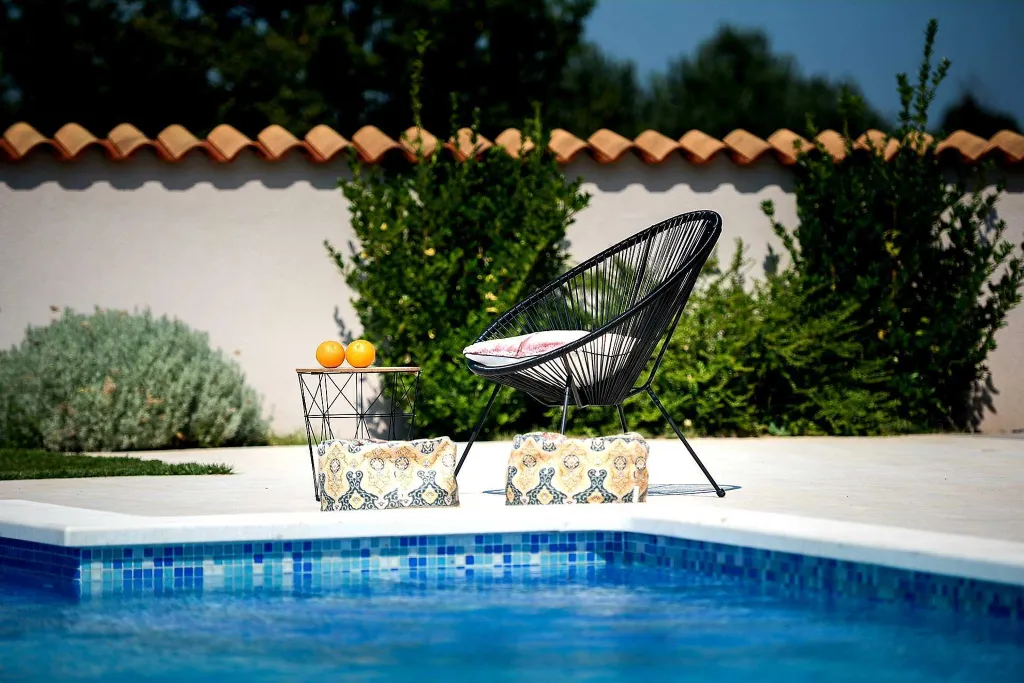 Family Villa with Pool, Tennis & Spa near Krnica