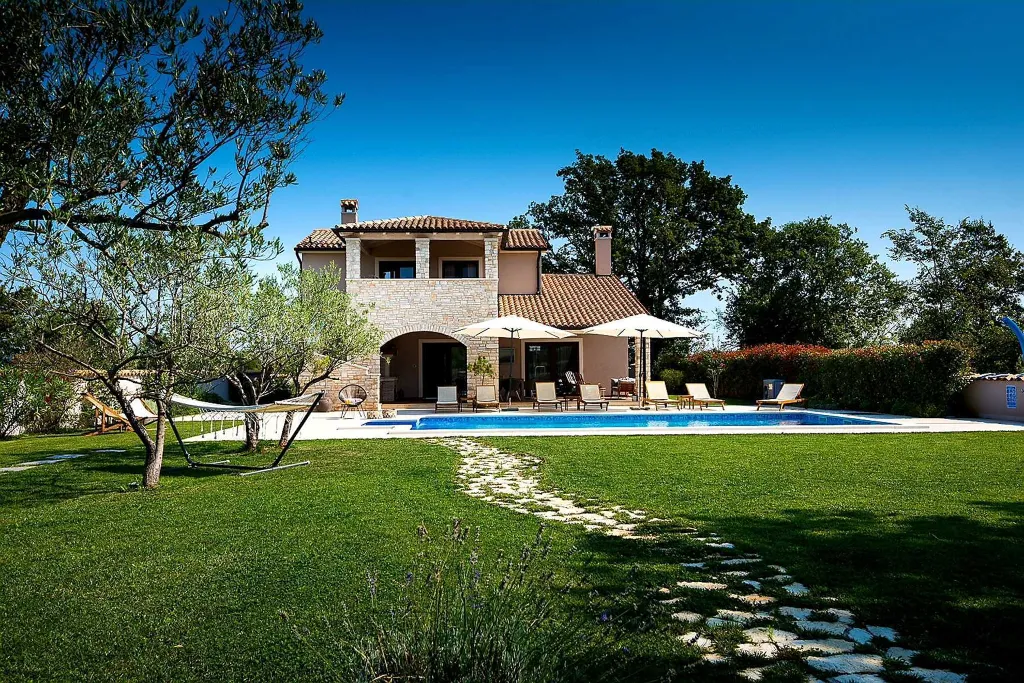 Family Villa with Pool, Tennis & Spa near Krnica
