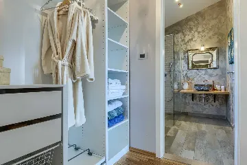 Family Villa with Pool, Tennis & Spa near Krnica