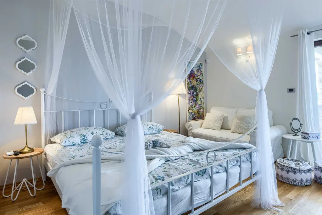 Family Villa with Pool, Tennis & Spa near Krnica