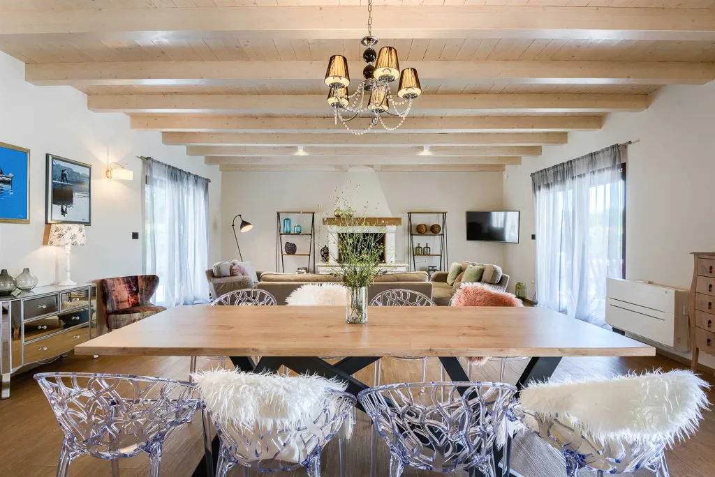 Family Villa with Pool, Tennis & Spa near Krnica