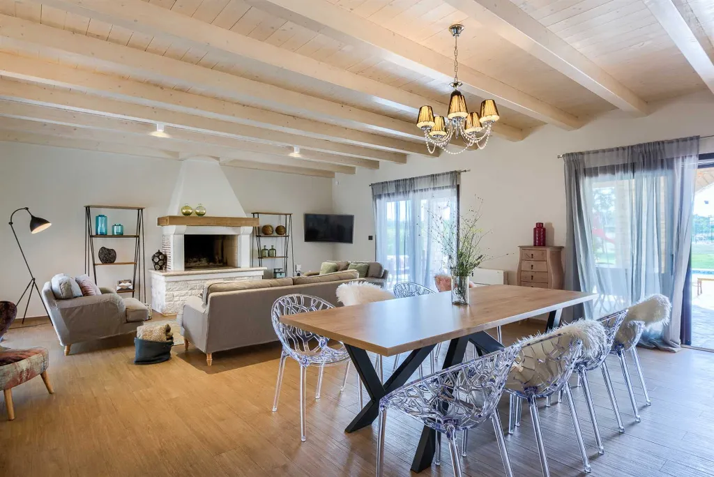 Family Villa with Pool, Tennis & Spa near Krnica