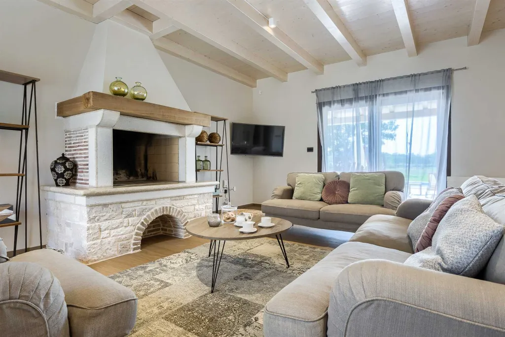 Family Villa with Pool, Tennis & Spa near Krnica