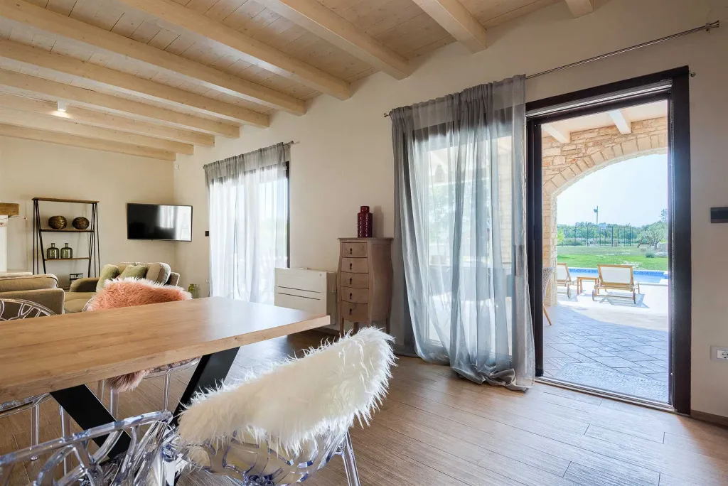 Family Villa with Pool, Tennis & Spa near Krnica