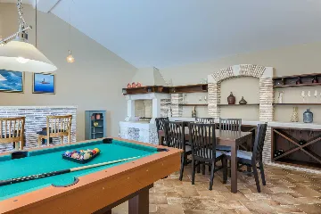 Family Villa with Pool, Tennis & Spa near Krnica