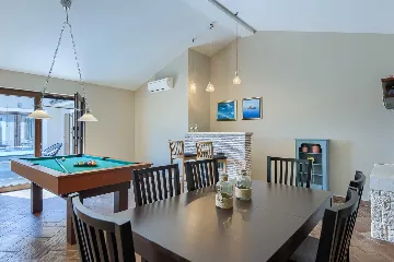 Family Villa with Pool, Tennis & Spa near Krnica