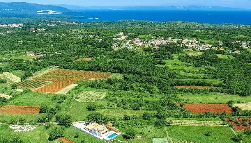 Family Villa with Pool, Tennis & Spa near Krnica