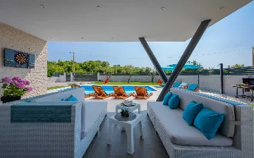 Family Villa with Heated Pool in Krnica