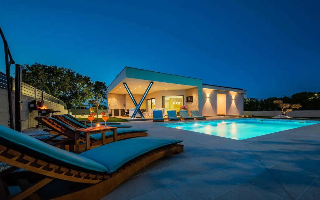 Family Villa with Heated Pool in Krnica