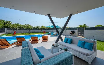 Family Villa with Heated Pool in Krnica