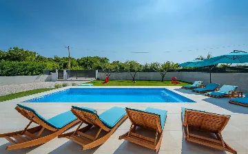 Family Villa with Heated Pool in Krnica