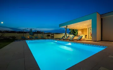 Family Villa with Heated Pool in Krnica