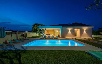 Family Villa with Heated Pool in Krnica