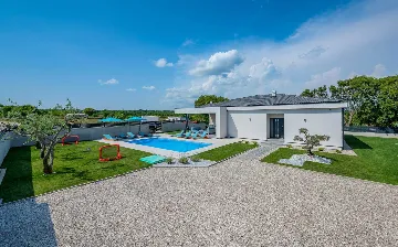 Family Villa with Heated Pool in Krnica