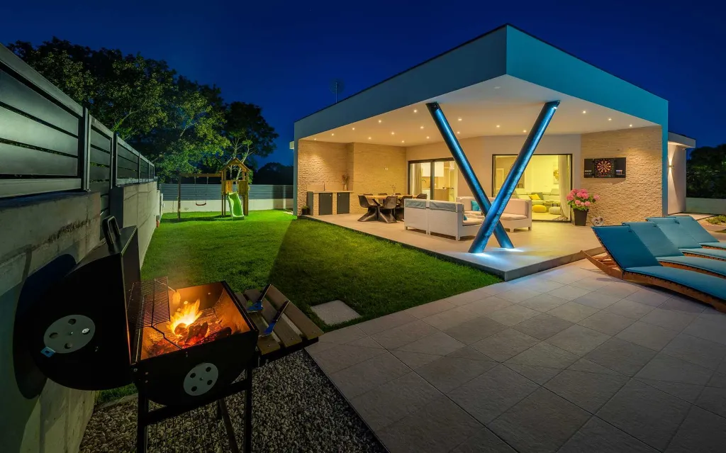 Family Villa with Heated Pool in Krnica