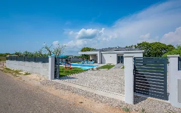 Family Villa with Heated Pool in Krnica