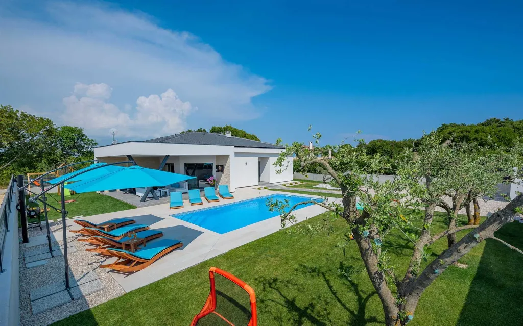 Family Villa with Heated Pool in Krnica