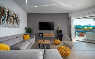 Family Villa with Heated Pool in Krnica