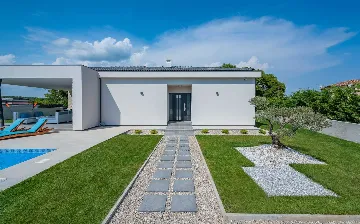 Family Villa with Heated Pool in Krnica