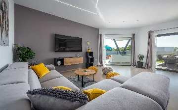 Family Villa with Heated Pool in Krnica