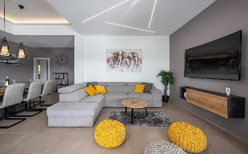 Family Villa with Heated Pool in Krnica