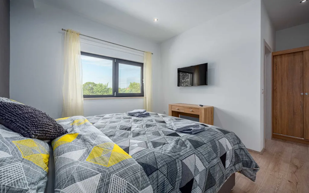Family Villa with Heated Pool in Krnica