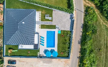 Family Villa with Heated Pool in Krnica