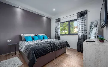 Family Villa with Heated Pool in Krnica