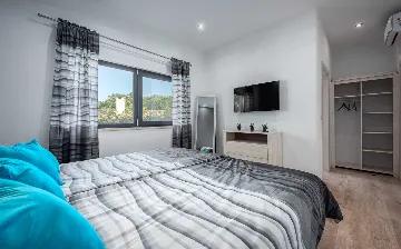 Family Villa with Heated Pool in Krnica